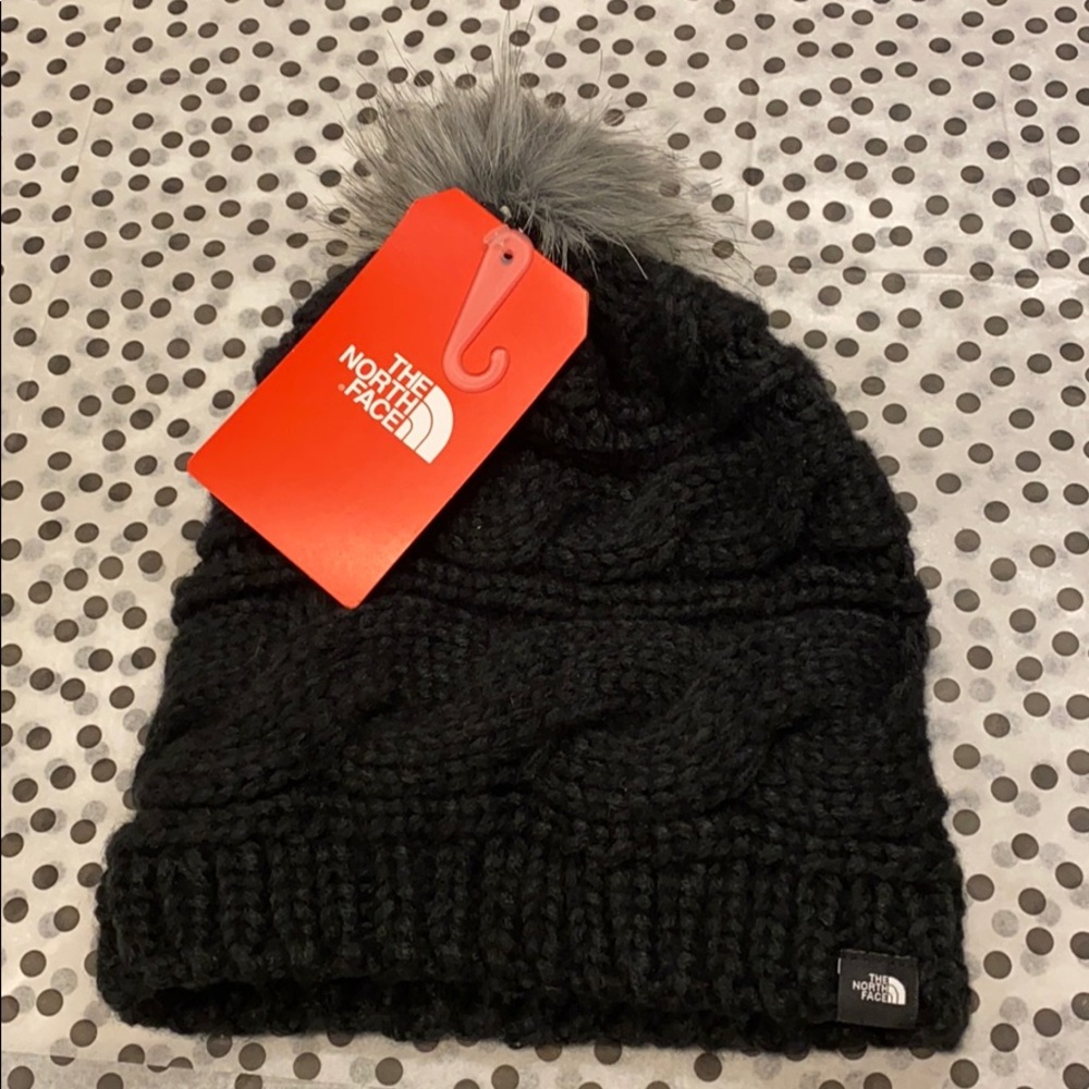 The North Face triple cable fur Pom beanie NWT - Picture 3 of 8